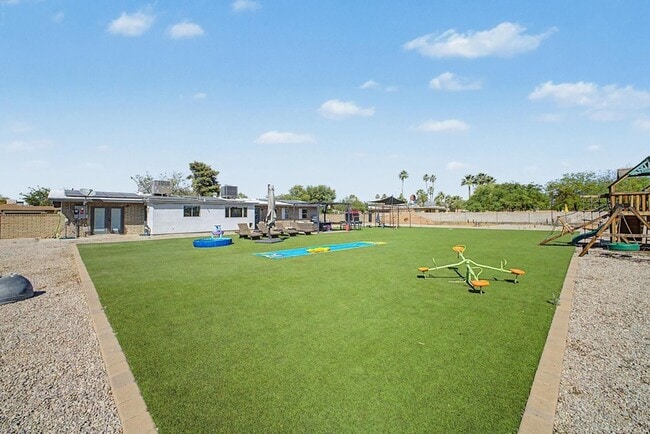 Building Photo - 6315 E Delcoa Ave