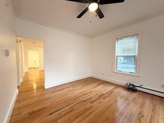 Building Photo - 26 Callender St