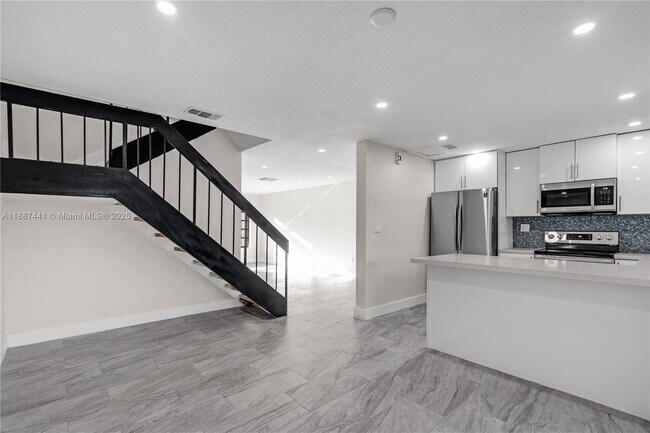 Building Photo - 6023 SW 133rd Ct