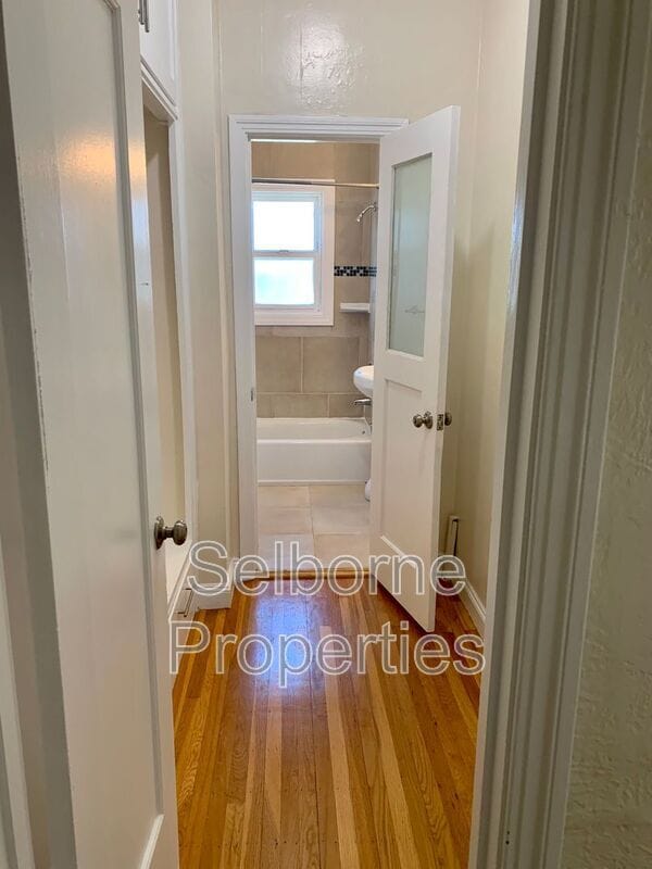 Building Photo - 507 Forest St