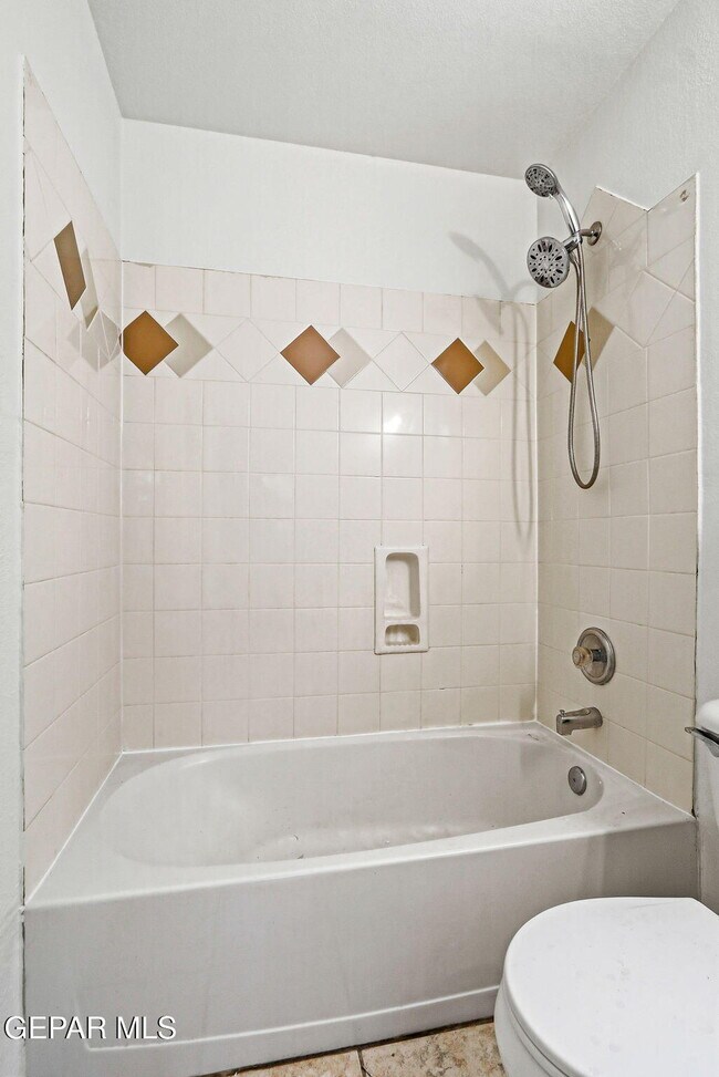 Building Photo - 3749 Leticia St