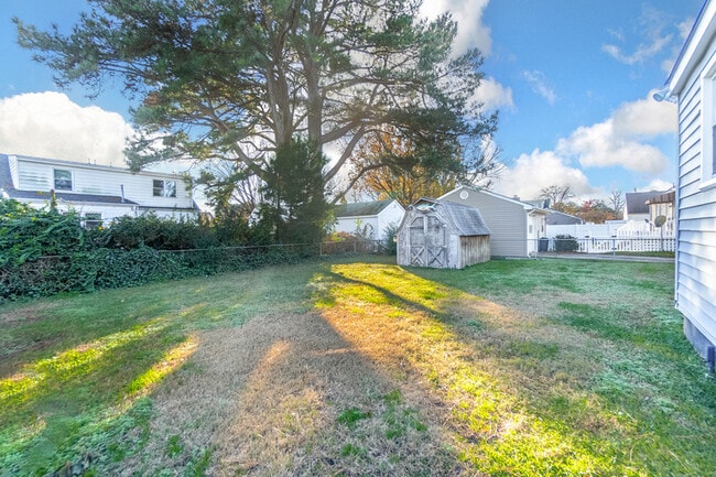 Building Photo - 405 Farrell St