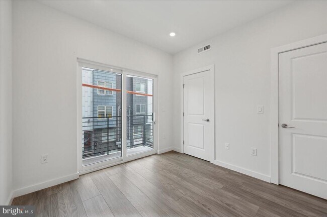 Building Photo - 1617 Ridge Ave