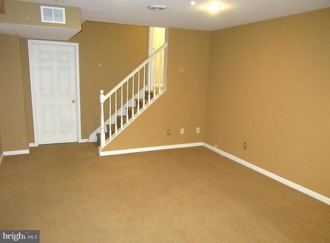 Building Photo - 525 Southampton Ln