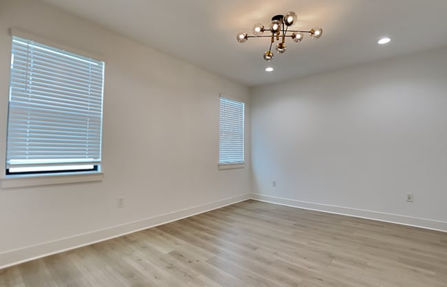 Building Photo - 6902 S MacDill Ave
