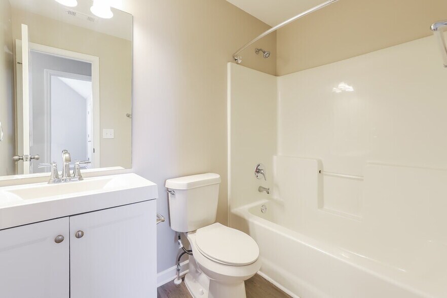 Building Photo - 675 Moonlight Way