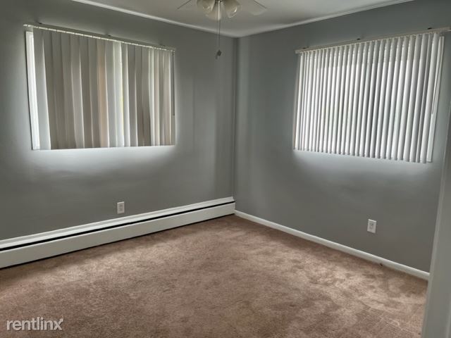 Building Photo - 2 br, 1 bath Condo - 16944 E 11 Mile Rd Ap...