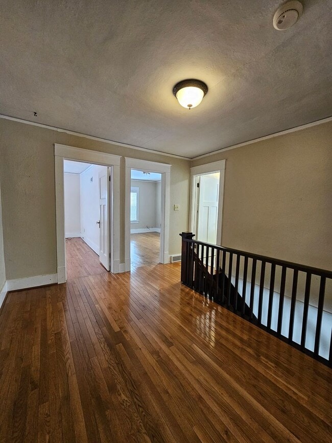 Building Photo - 4 BED | 2.5 BATH | SPACIOUS HOME | WEST