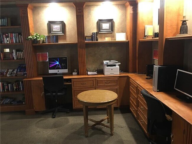 Building Photo - 3777 Peachtree Rd NE