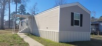 Building Photo - Very nice 3 bedroom/2 bath mobile home in ...