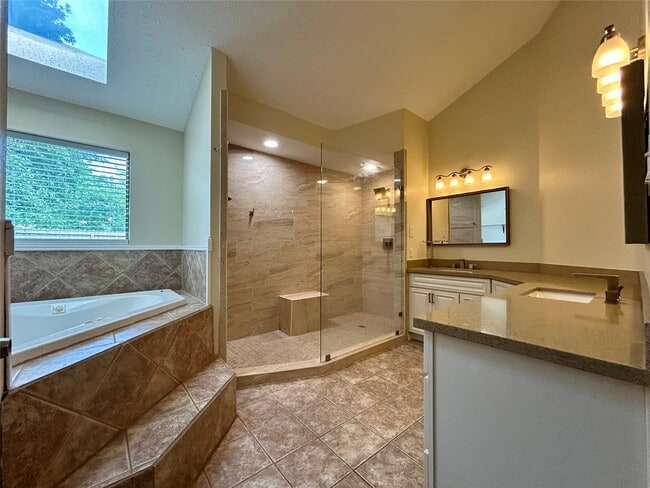 Building Photo - 2711 Laurel Creek Way