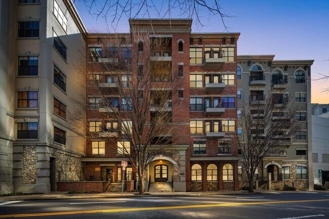 Building Photo - 1803 Broadway