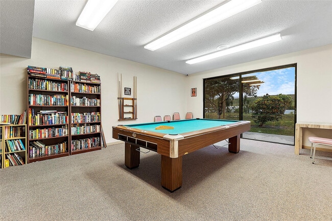 Building Photo - 4550 NW 18th Ave