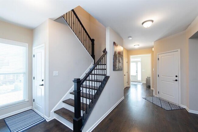 Building Photo - 8580 Village School Dr