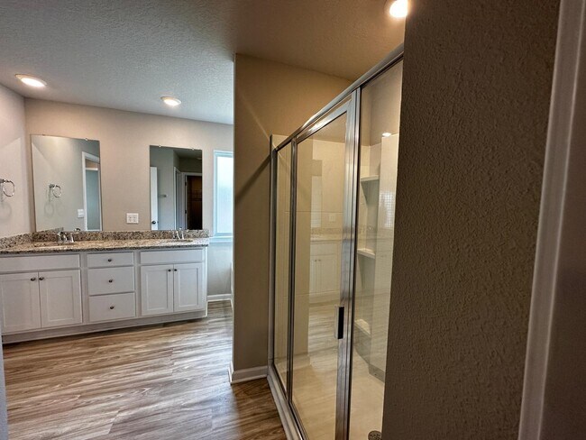 Building Photo - 2551 Arbordale Lp