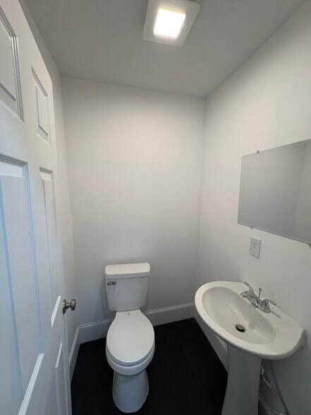 Building Photo - 230 E 10th St