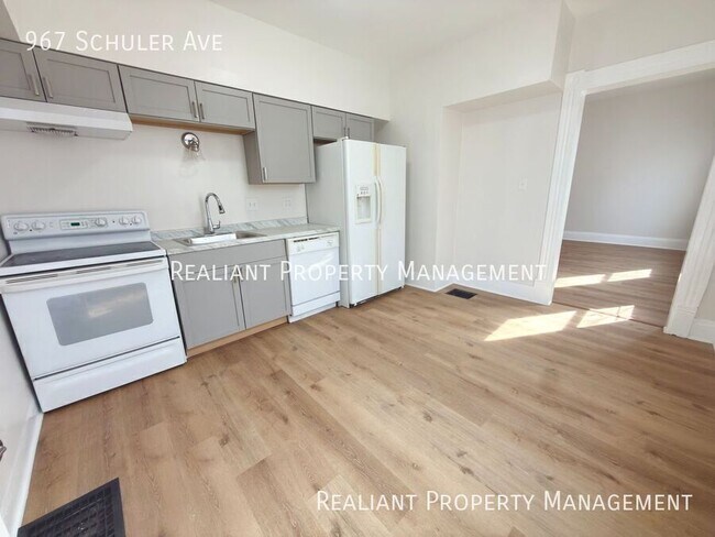 Building Photo - 967 Shuler Ave