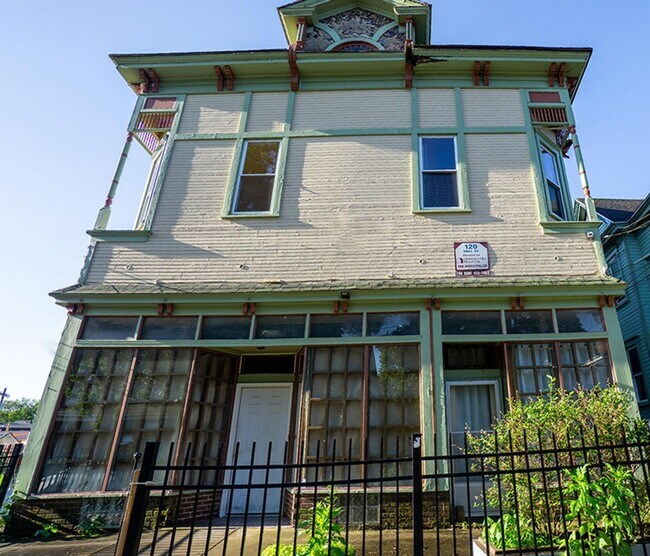 Primary Photo - 120 Dell St