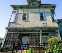 Building Photo - AVAILABLE 8/1/2026 - Second Floor Apartment