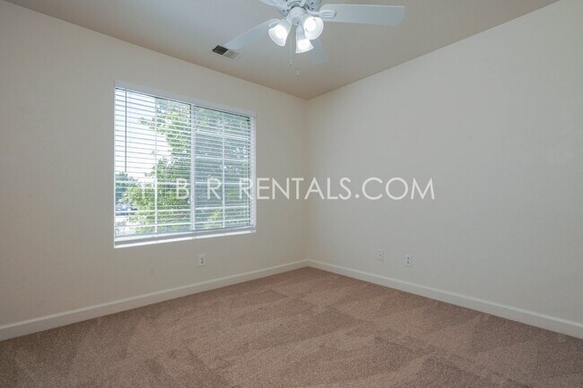 Building Photo - Charming 3-Bed, 2.5-Bath Home in One of Tr...