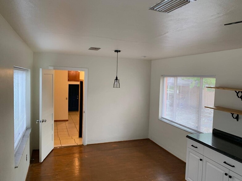 Kitchen - 2634 39th Ave N