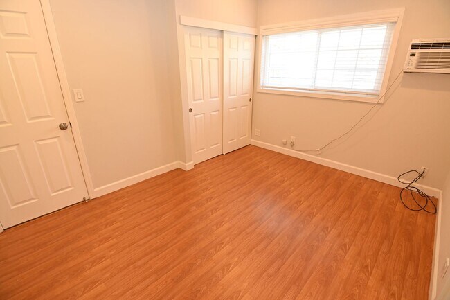 Building Photo - 1935 Jackson St