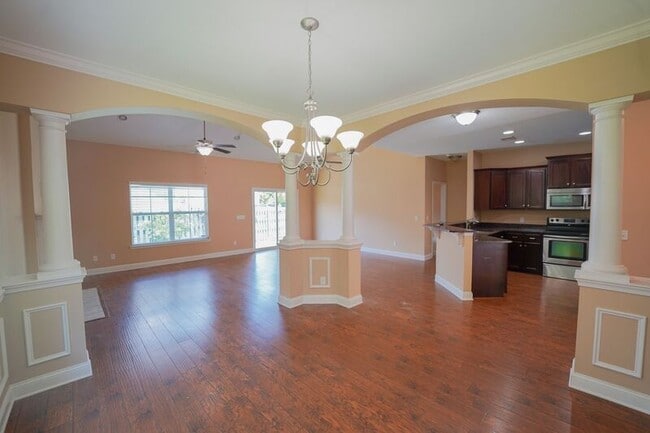 Building Photo - 252 Cottonham Ct