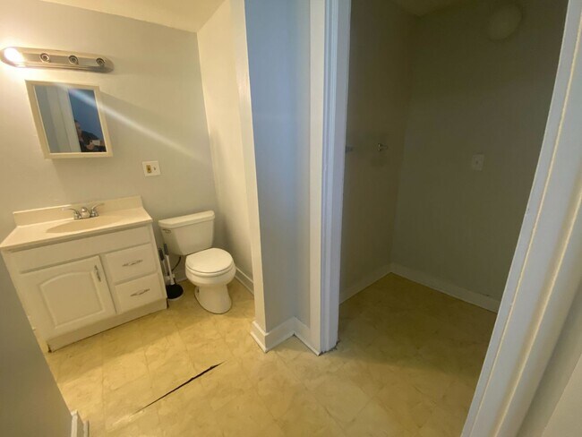 Building Photo - 10 State St