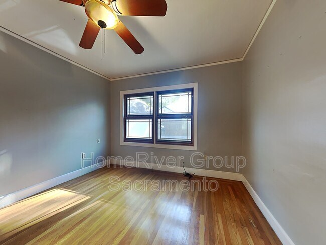 Building Photo - 1637 47th St