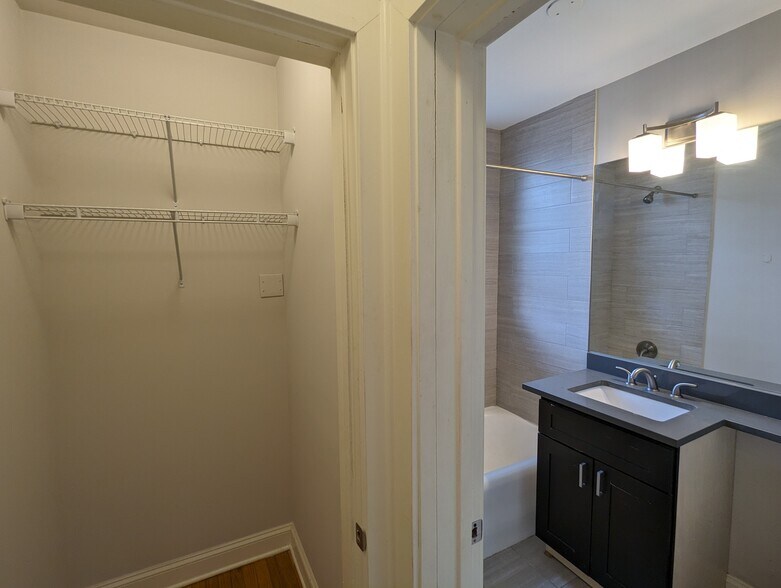 Building Photo - 2329 N Rockwell St