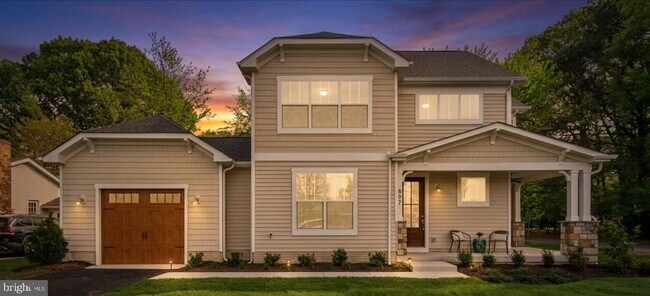 Building Photo - 807 Radcliff Ave