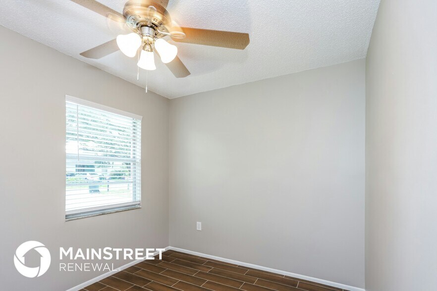 Building Photo - 345 S Indica Ct