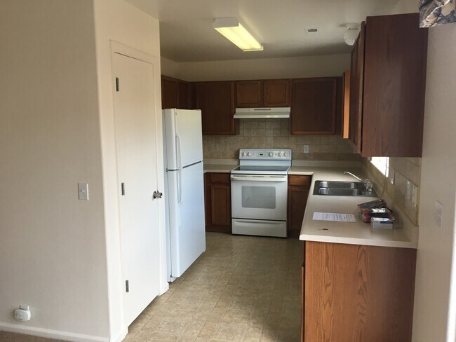 Kitchen - 6430 Sonny Blue Drive