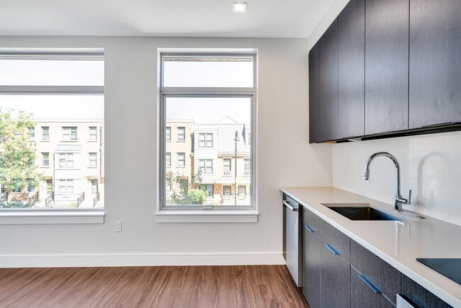 Building Photo - 99 Sumner St