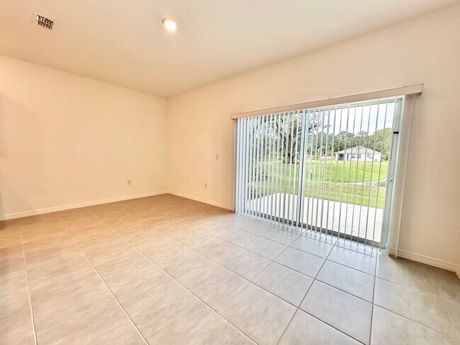 Building Photo - Stylish 3Bedrooms 2.5Bath townhome-living ...