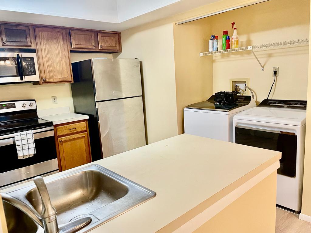 Loundry - 4377 White Pine Ave