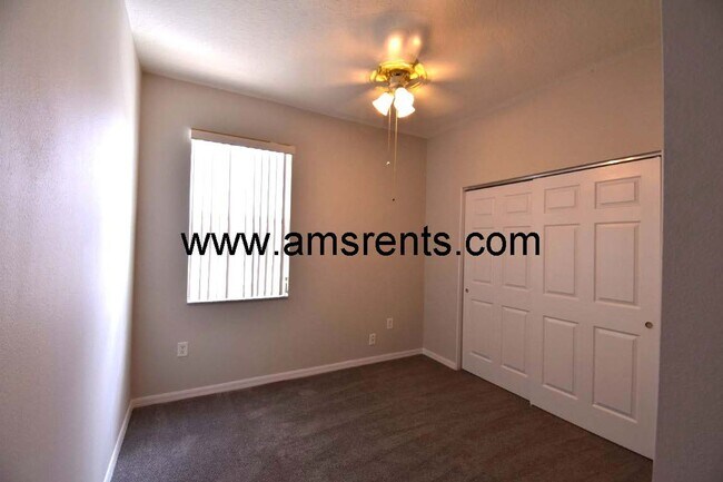 Building Photo - Spacious Pool Home in Davenport