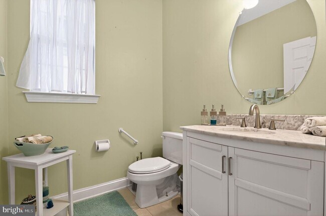 Building Photo - 20 Jasmine Rd