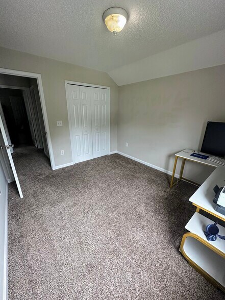 Building Photo - 606 Edenberry Dr