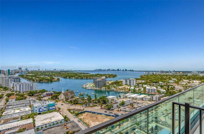 Building Photo - 580 72nd St