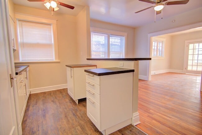 Building Photo - 3139 Halliday Ave