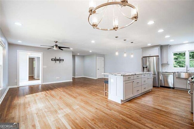 Building Photo - 2470 Landeau Cir
