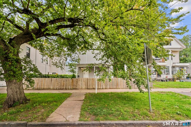 Building Photo - 693 Dixwell Ave