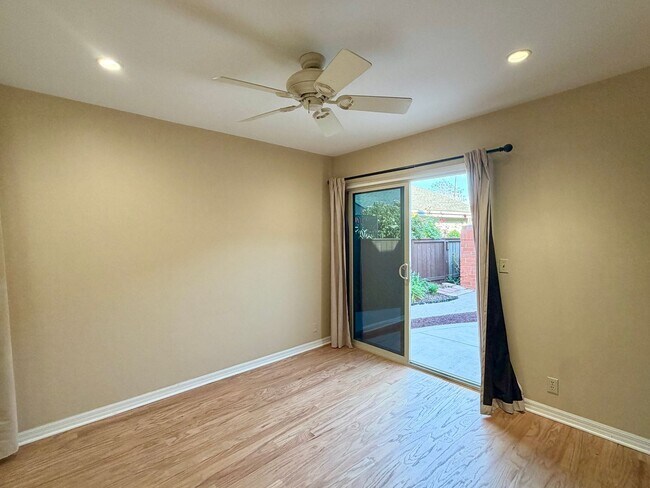 Building Photo - Spacious Three Bedroom in the Sunrise Pointe Community