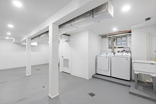 Building Photo - 322 78th St