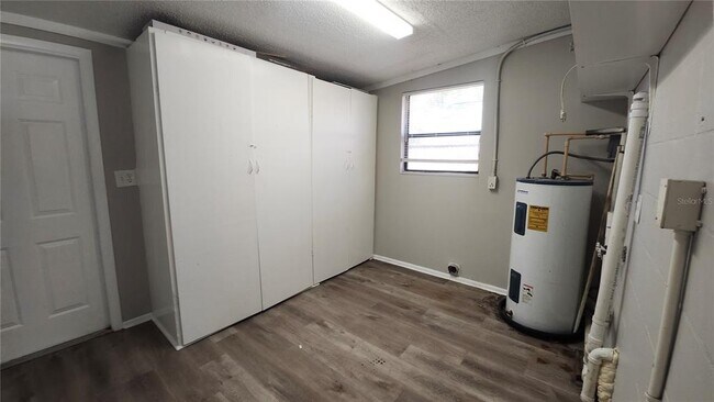 Building Photo - 908 Westmore Ave