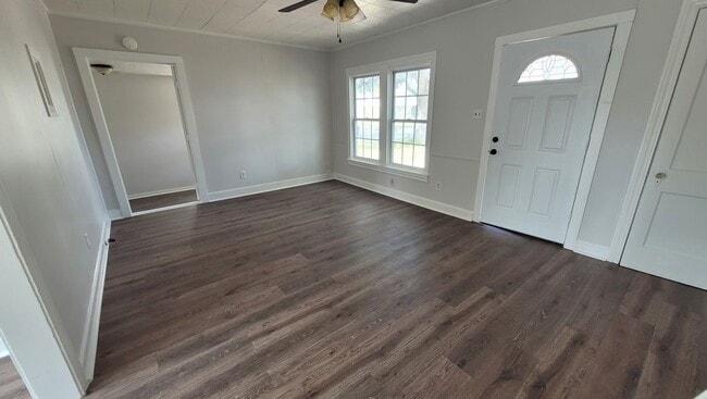 Building Photo - 407 E Defee Ave