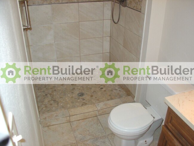 Building Photo - 14104 Turner Pl NE
