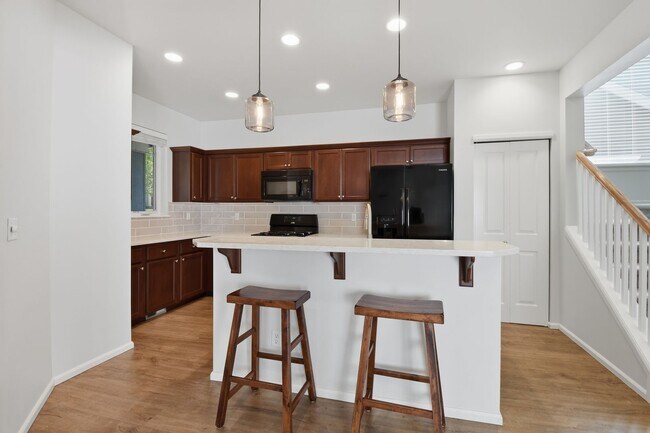 Building Photo - 4bd/2.5ba Renton Home