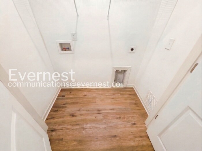 Building Photo - 225 Tanner St